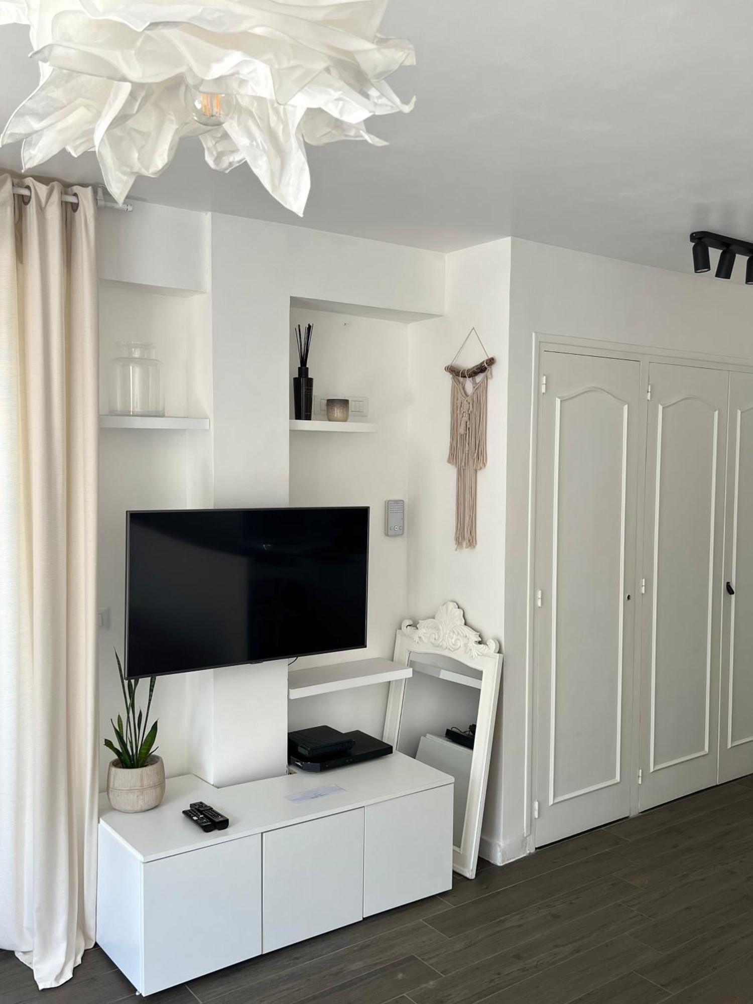 Cosy Studio With Garden And Free Parking - Ла-Тюрбі Екстер'єр фото